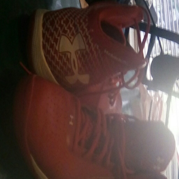 Under Amour clutch fit shoes - Picture 2 of 4